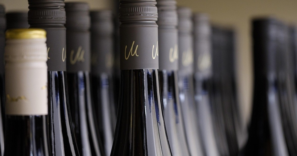 Mainfranken: Weinindustrie hofft auf Null-Nummer bei Zollstreit | Radio ...