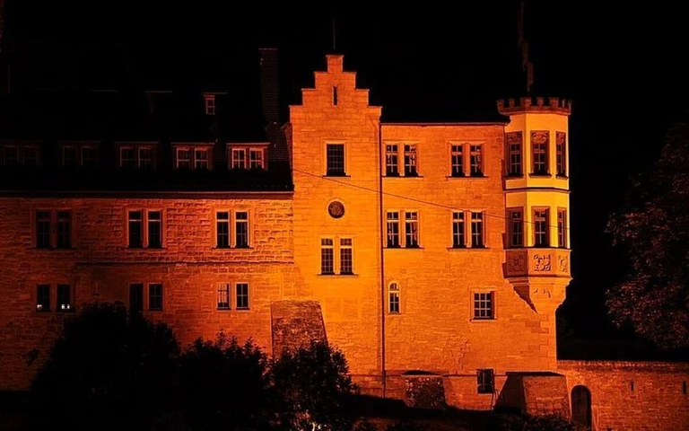 — © Burg Rieneck bei Nacht - (c) BEW Burg Rieneck e.V.