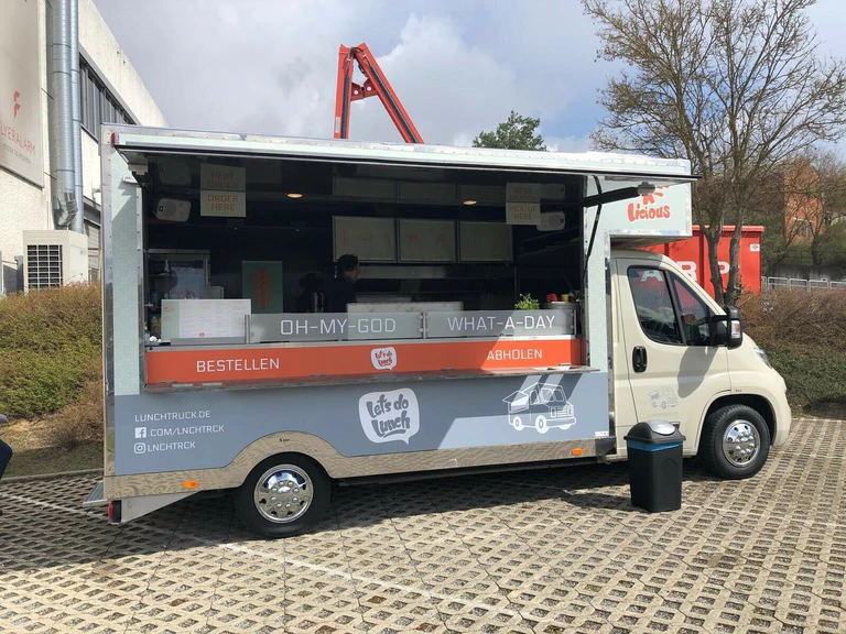  — © Lunchtruck auf dem Flyeralarm Gelände I Foto: Radio Gong
