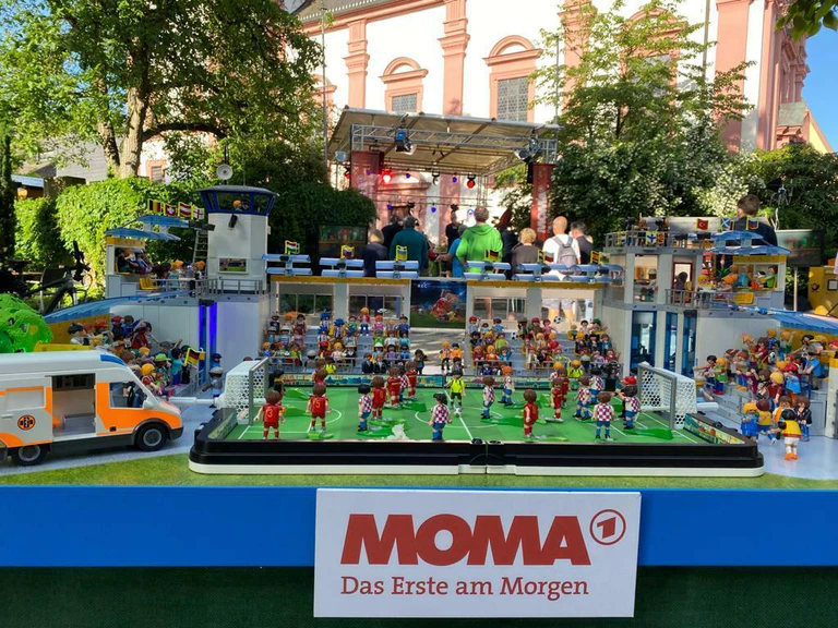  — © ARD Morgenmagazin in Veitshöchheim - Playmobil Stadion