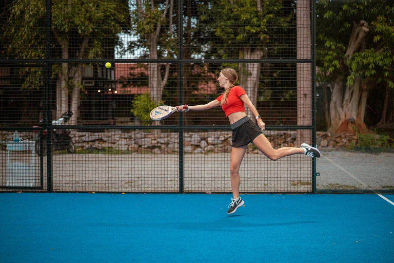 Padel Frau — © Bild: pixabay.com